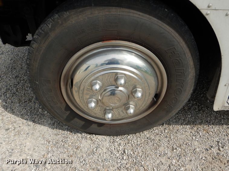 image for item DE2362 2000 Freightliner MT45 pressure washer truck