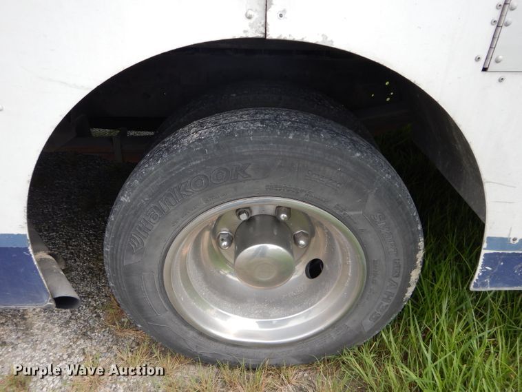 image for item DE2362 2000 Freightliner MT45 pressure washer truck