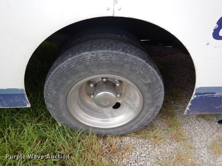 image for item DE2362 2000 Freightliner MT45 pressure washer truck