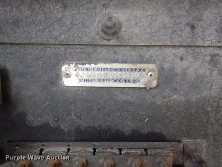 image for item DE2362 2000 Freightliner MT45 pressure washer truck