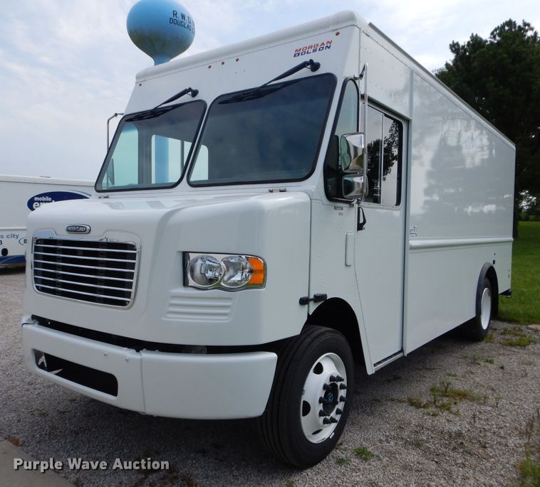 image for item DE2363 2017 Freightliner MT55 delivery truck