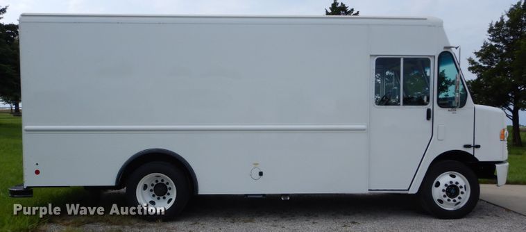 image for item DE2363 2017 Freightliner MT55 delivery truck