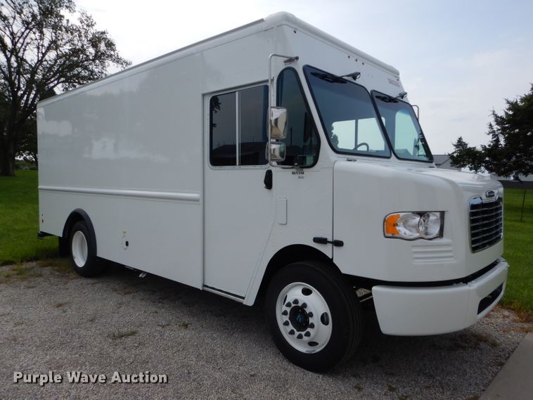 image for item DE2363 2017 Freightliner MT55 delivery truck