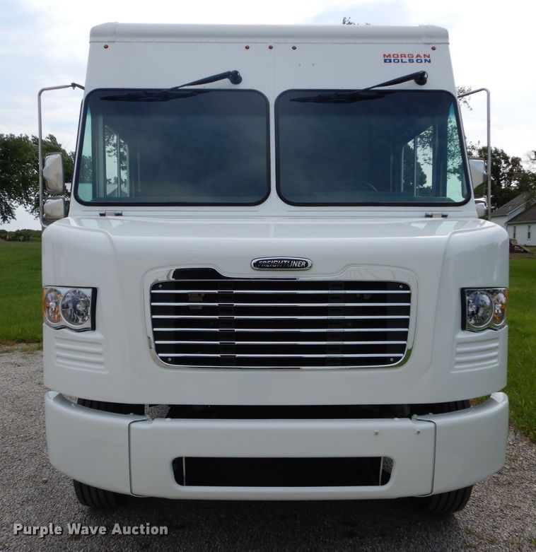 image for item DE2363 2017 Freightliner MT55 delivery truck