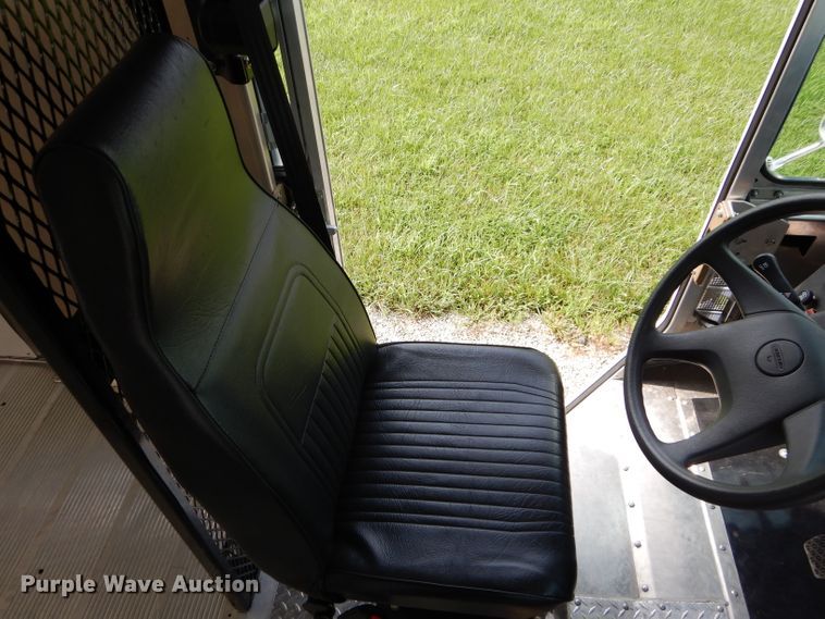 image for item DE2363 2017 Freightliner MT55 delivery truck