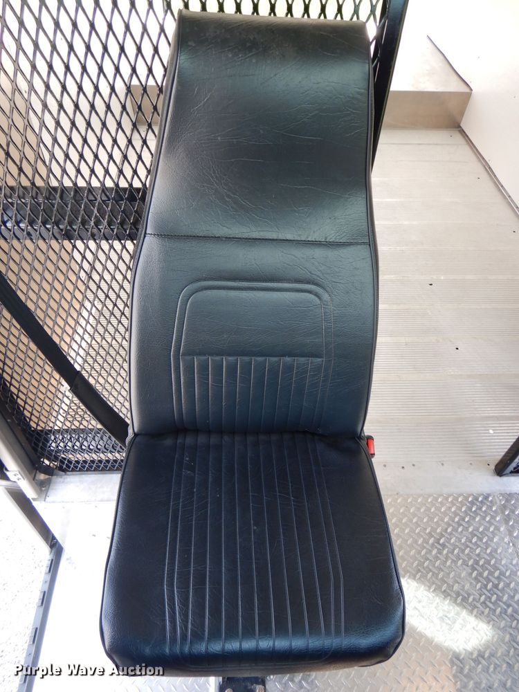 image for item DE2363 2017 Freightliner MT55 delivery truck