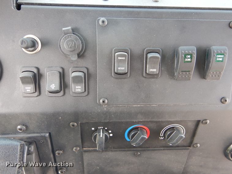 image for item DE2363 2017 Freightliner MT55 delivery truck