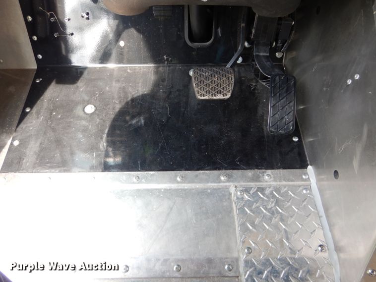 image for item DE2363 2017 Freightliner MT55 delivery truck