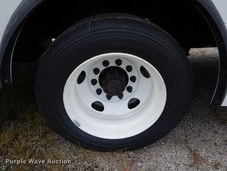 image for item DE2363 2017 Freightliner MT55 delivery truck