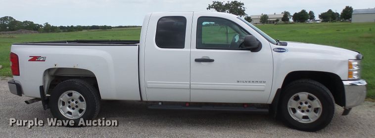image for item DE2364 2013 Chevrolet Silverado 1500 Ext. Cab pickup truck