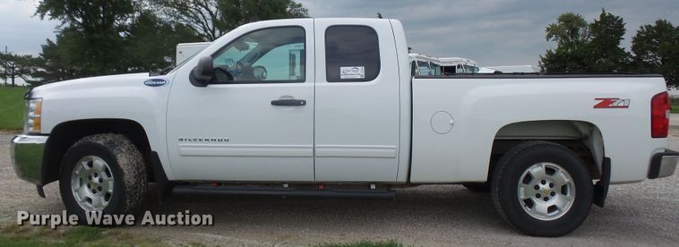 image for item DE2364 2013 Chevrolet Silverado 1500 Ext. Cab pickup truck