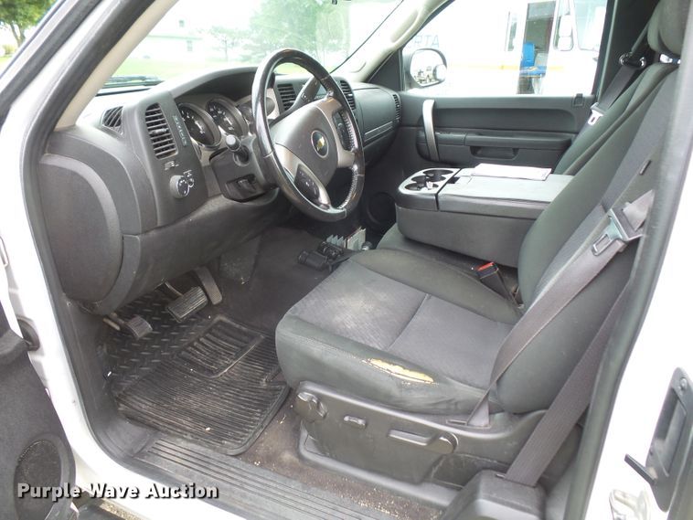 image for item DE2364 2013 Chevrolet Silverado 1500 Ext. Cab pickup truck