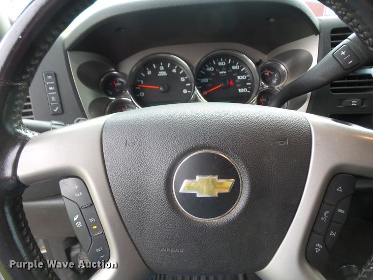 image for item DE2364 2013 Chevrolet Silverado 1500 Ext. Cab pickup truck