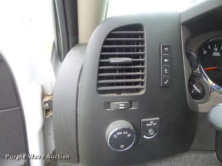 image for item DE2364 2013 Chevrolet Silverado 1500 Ext. Cab pickup truck