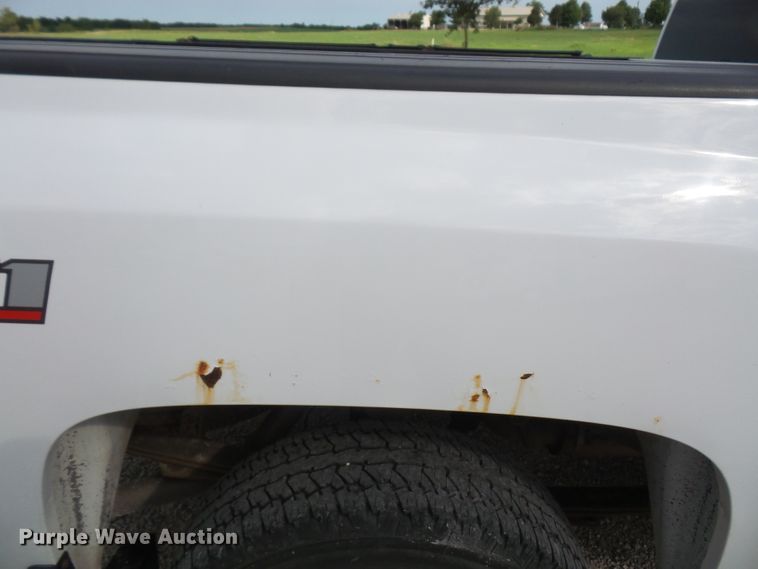 image for item DE2364 2013 Chevrolet Silverado 1500 Ext. Cab pickup truck