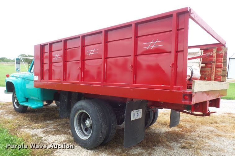 image for item DE2367 1962 Ford F600 grain truck