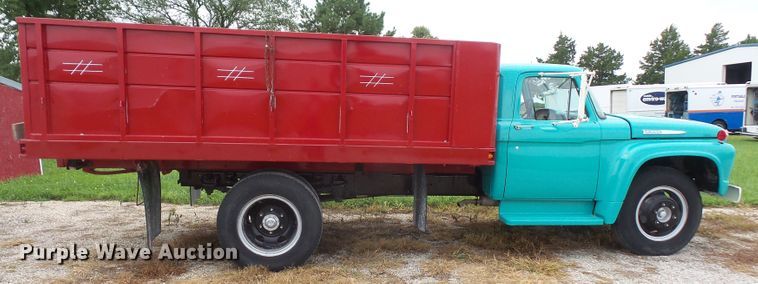 image for item DE2367 1962 Ford F600 grain truck