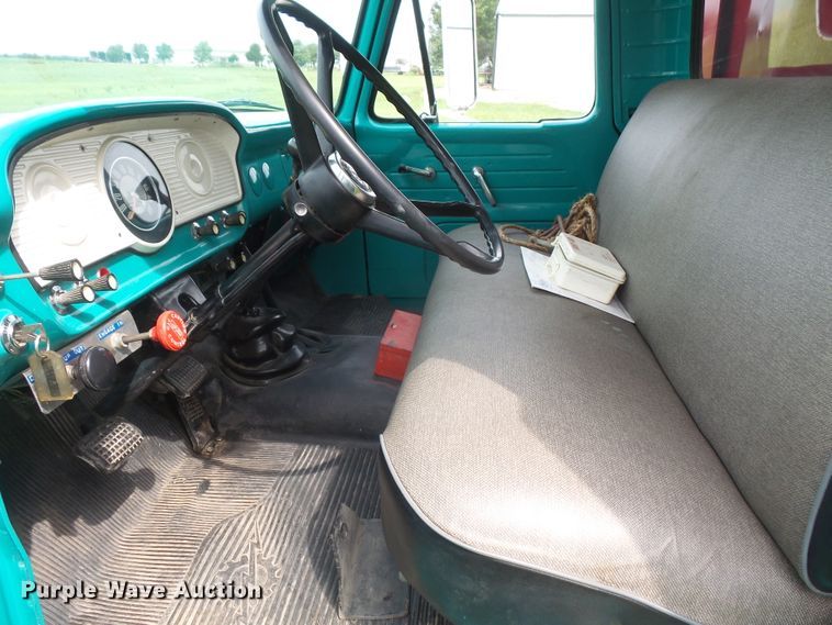 image for item DE2367 1962 Ford F600 grain truck