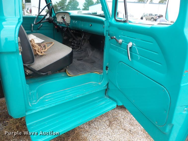 image for item DE2367 1962 Ford F600 grain truck