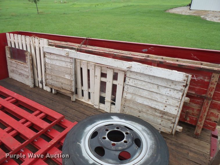 image for item DE2367 1962 Ford F600 grain truck