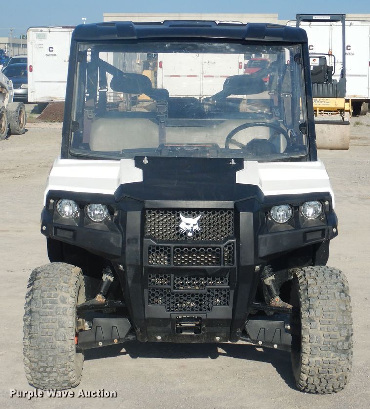 image for item DE3995 2015 Bobcat 3400XL utility vehicle
