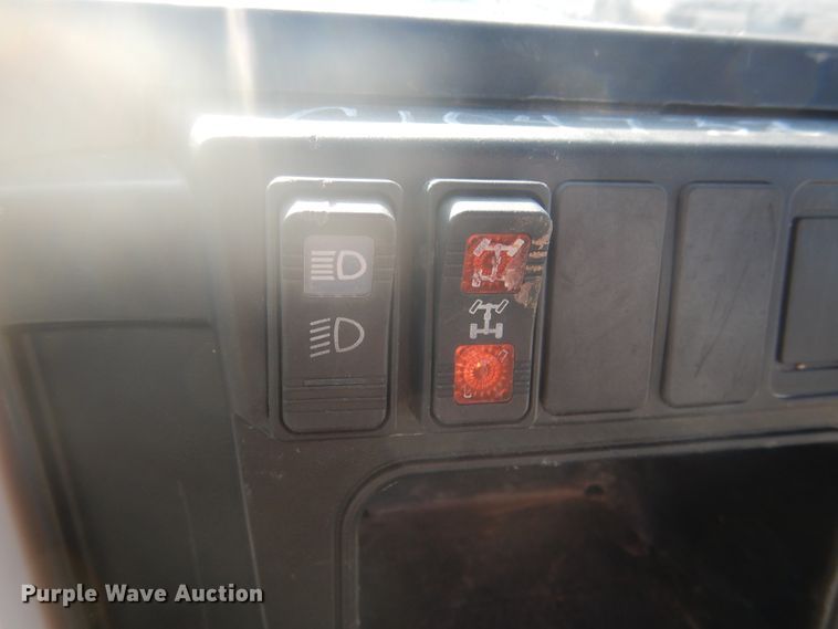 image for item DE3995 2015 Bobcat 3400XL utility vehicle