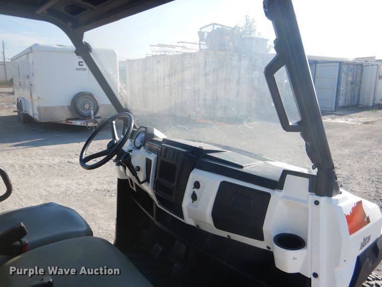 image for item DE3995 2015 Bobcat 3400XL utility vehicle