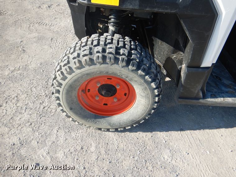 image for item DE3995 2015 Bobcat 3400XL utility vehicle