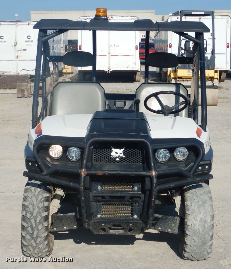 image for item DE3996 2010 Bobcat 3400 utility vehicle