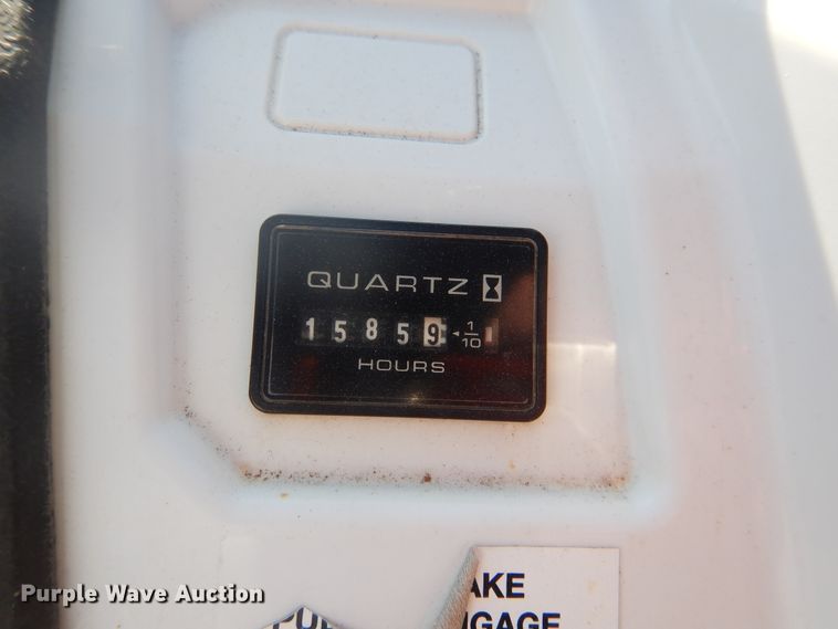 image for item DE3996 2010 Bobcat 3400 utility vehicle