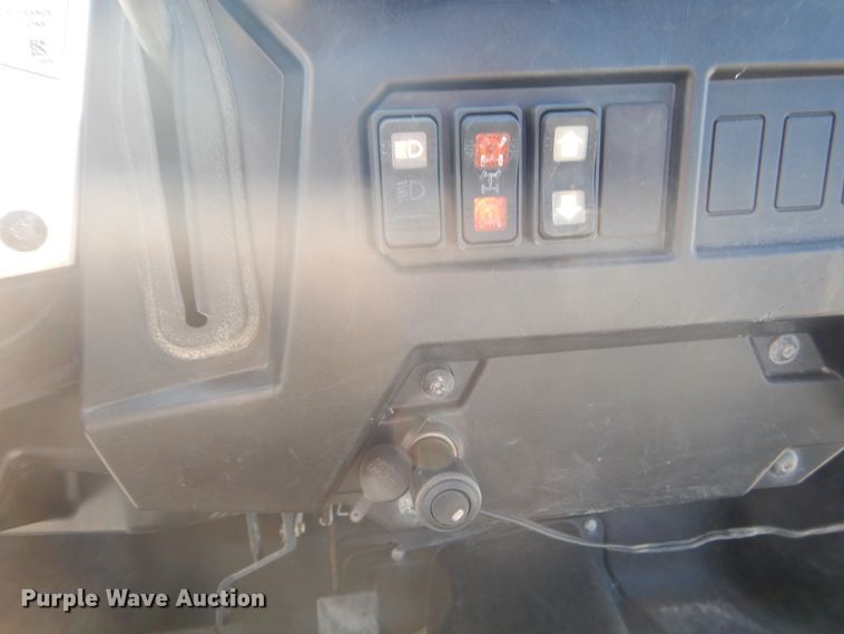 image for item DE3996 2010 Bobcat 3400 utility vehicle
