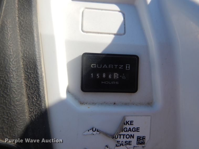 image for item DE3996 2010 Bobcat 3400 utility vehicle