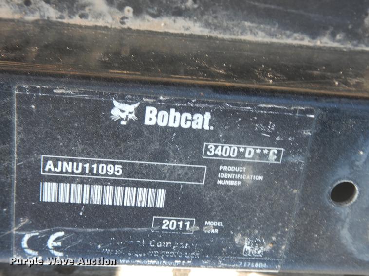image for item DE3996 2010 Bobcat 3400 utility vehicle
