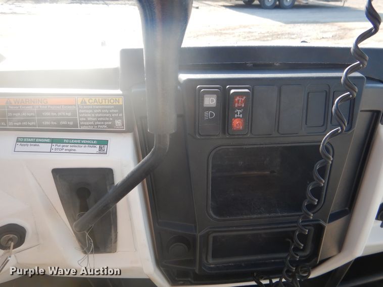 image for item DE3997 2015 Bobcat 3400XL utility vehicle