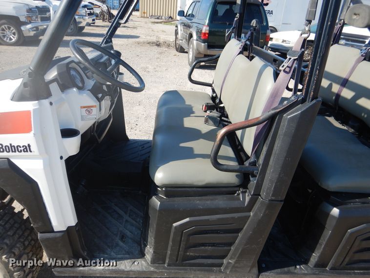 image for item DE4000 2015 Bobcat 3400XL utility vehicle