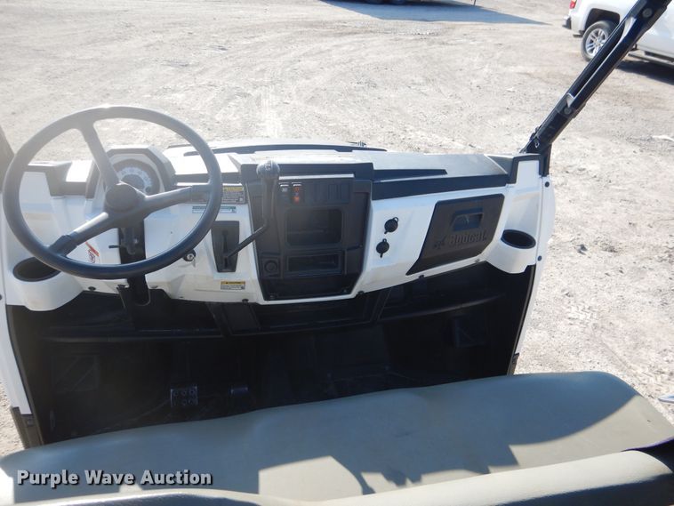 image for item DE4000 2015 Bobcat 3400XL utility vehicle
