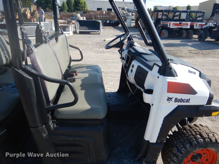 image for item DE4000 2015 Bobcat 3400XL utility vehicle