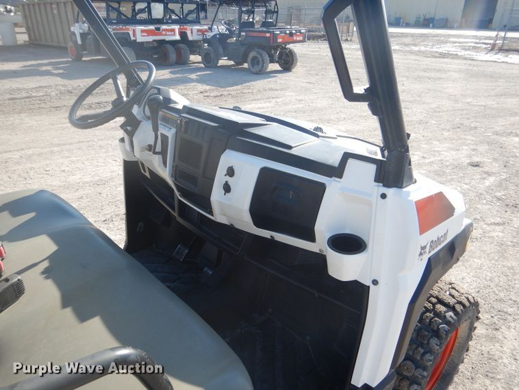 image for item DE4000 2015 Bobcat 3400XL utility vehicle