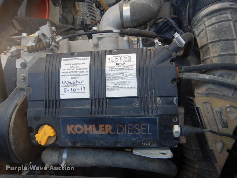 image for item DE4000 2015 Bobcat 3400XL utility vehicle