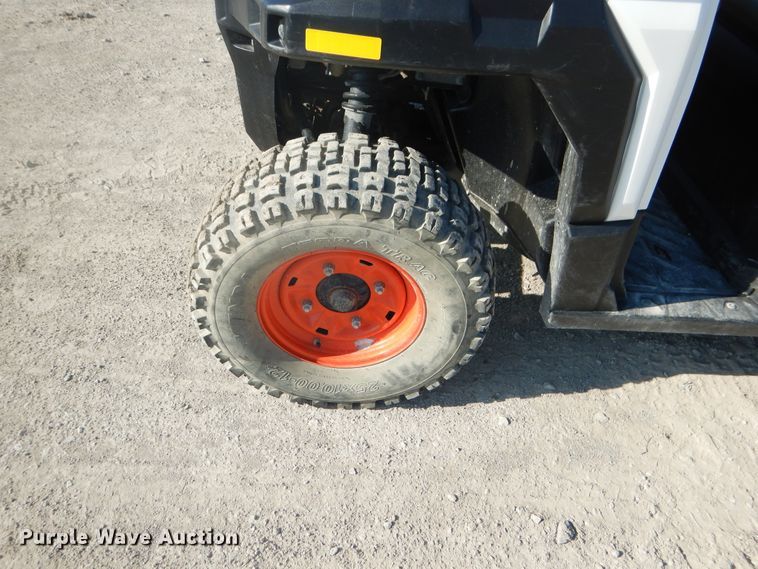 image for item DE4000 2015 Bobcat 3400XL utility vehicle