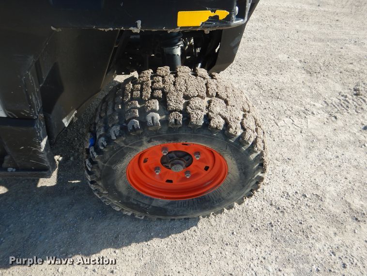 image for item DE4000 2015 Bobcat 3400XL utility vehicle