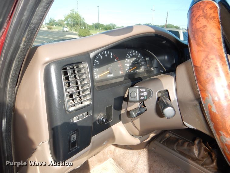 image for item DE4084 1997 Toyota Tacoma XtraCab pickup truck