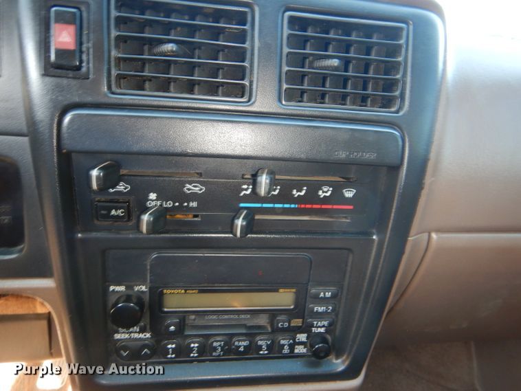 image for item DE4084 1997 Toyota Tacoma XtraCab pickup truck