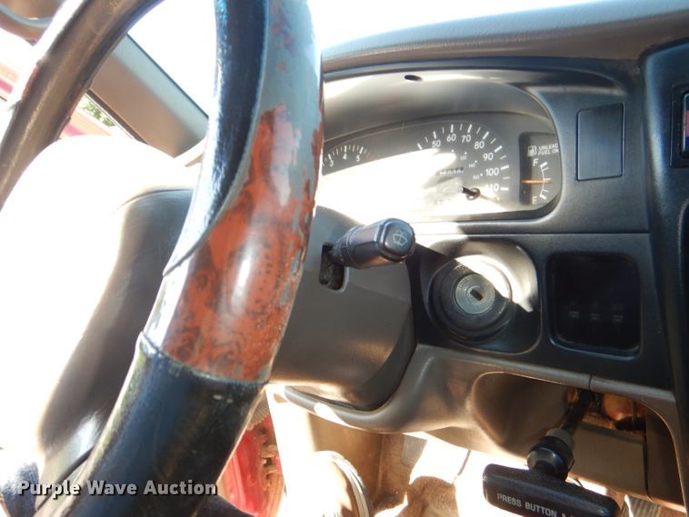 image for item DE4084 1997 Toyota Tacoma XtraCab pickup truck