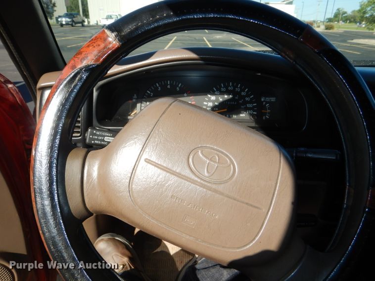 image for item DE4084 1997 Toyota Tacoma XtraCab pickup truck