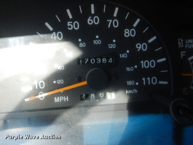 image for item DE4084 1997 Toyota Tacoma XtraCab pickup truck