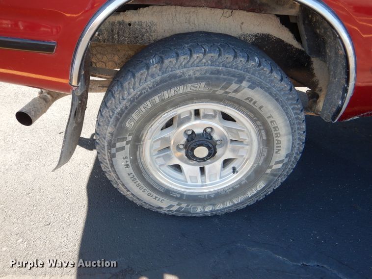 image for item DE4084 1997 Toyota Tacoma XtraCab pickup truck