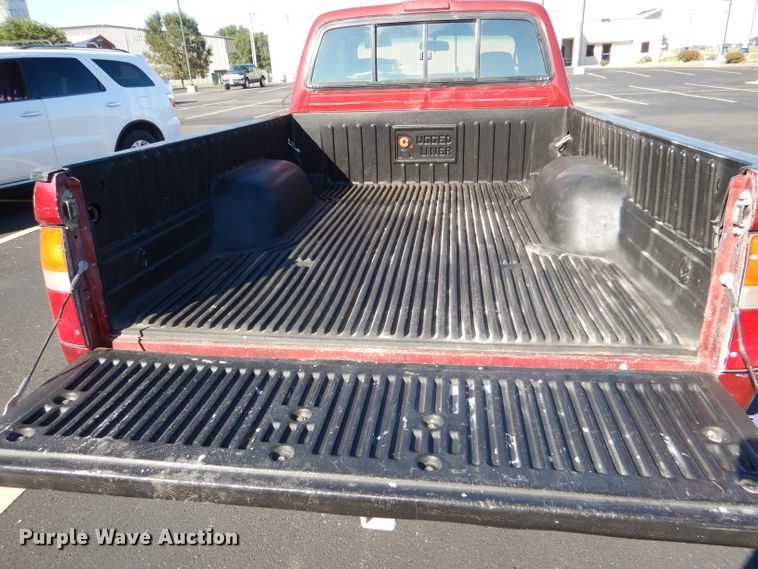 image for item DE4084 1997 Toyota Tacoma XtraCab pickup truck