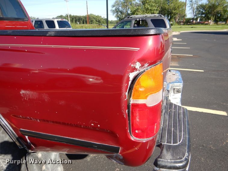 image for item DE4084 1997 Toyota Tacoma XtraCab pickup truck