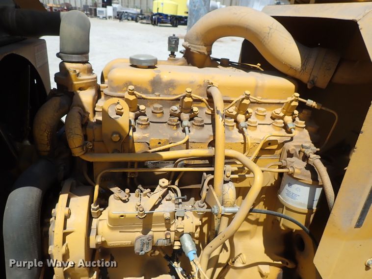 image for item DE5555 1993 Vermeer 1250BC wood chipper